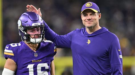 Vikings make final cuts ahead of 2024 season .